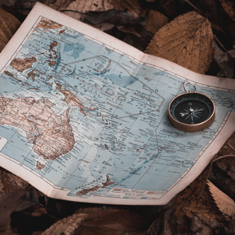 alte Landkarte mit Kompass